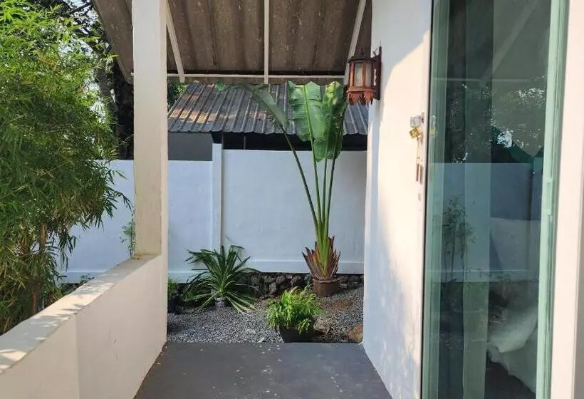 ホテル Easy Life Koh Chang