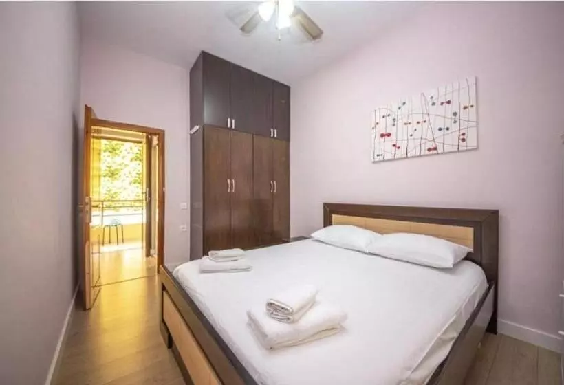 هتل Rooms By Klajdi