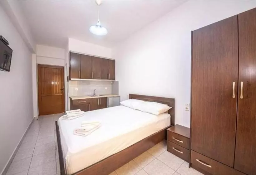 هتل Rooms By Klajdi