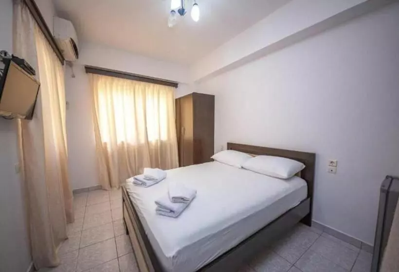 هتل Rooms By Klajdi