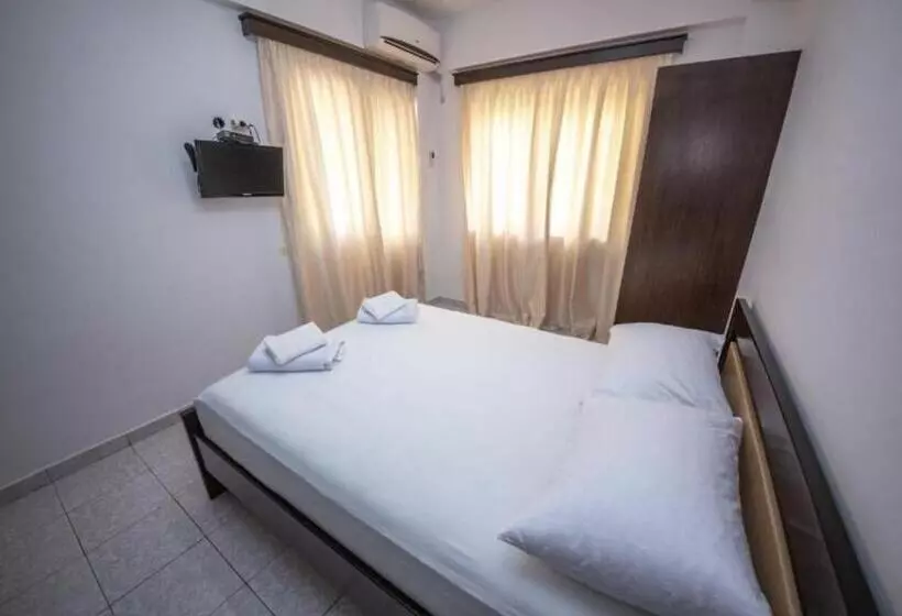 هتل Rooms By Klajdi