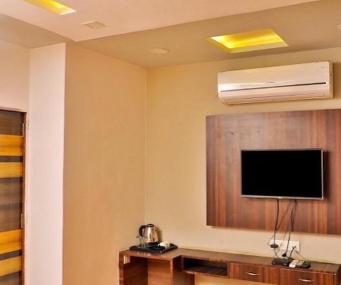 호텔 Tak International