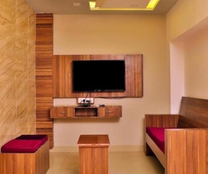 호텔 Tak International