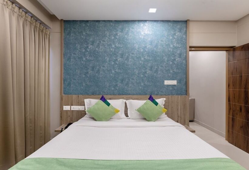 Hotel Treebo Sreepathi Prayag Apartments