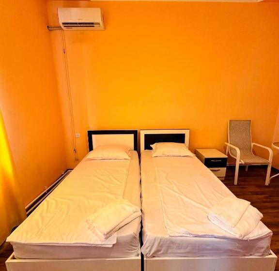 Пансион Garden Evn Airport