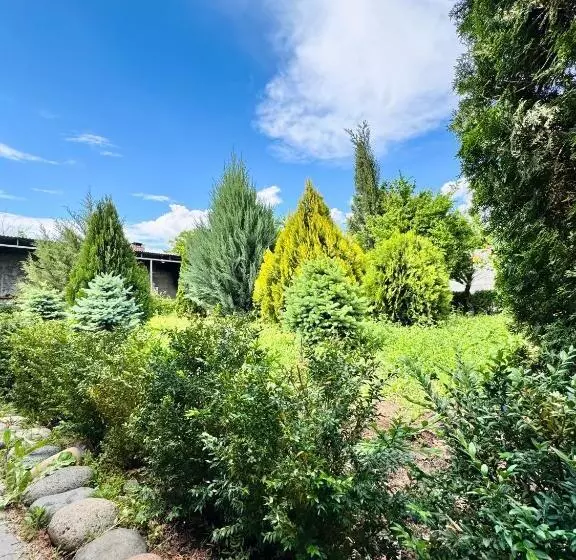 ペンション Garden Evn Airport