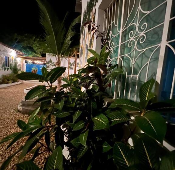 پانسیون Wannas House