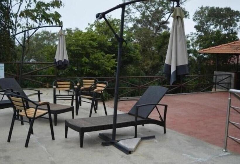 Porcupine Castle Resort Coorg, Pollibetta