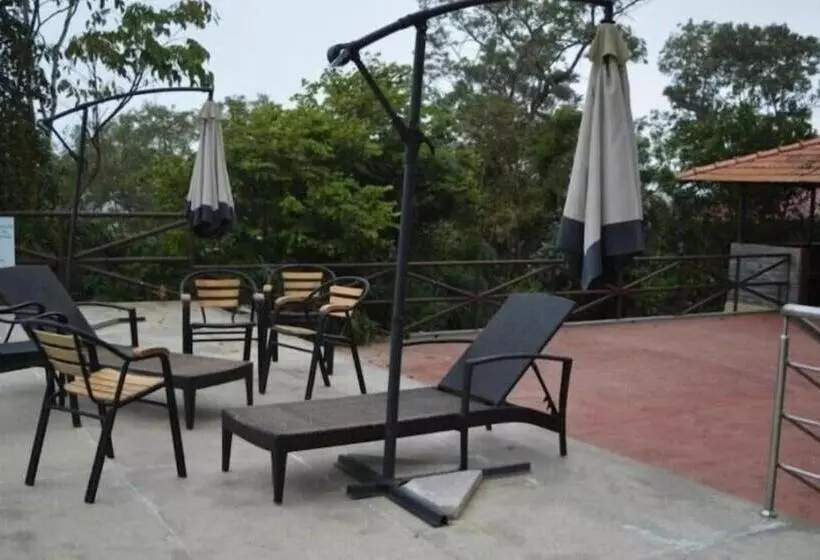 Porcupine Castle Resort Coorg, Pollibetta