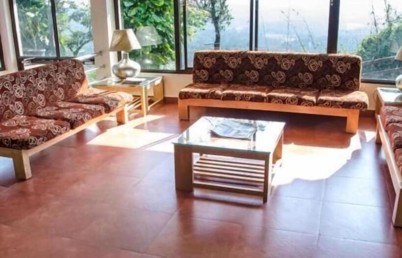 Porcupine Castle Resort Coorg, Pollibetta