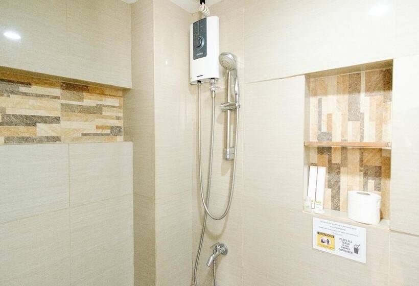 Ostello Reddoorz Near V Mapa Station