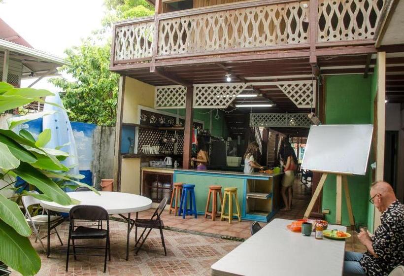 فندق صغير Spanish By The Sea Bocas