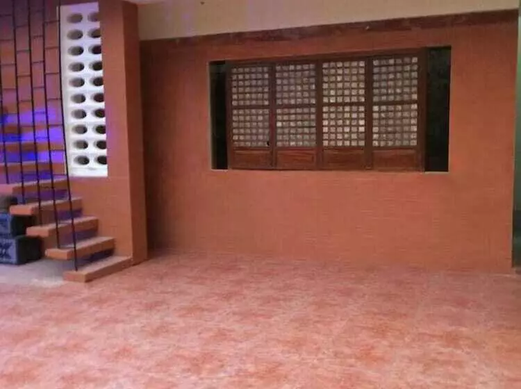 Aamiaismajoitus (B&B) Casa Roces