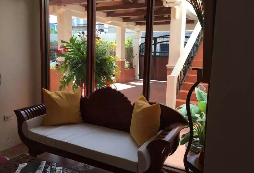 Aamiaismajoitus (B&B) Casa Roces