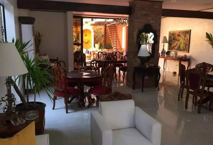 Aamiaismajoitus (B&B) Casa Roces