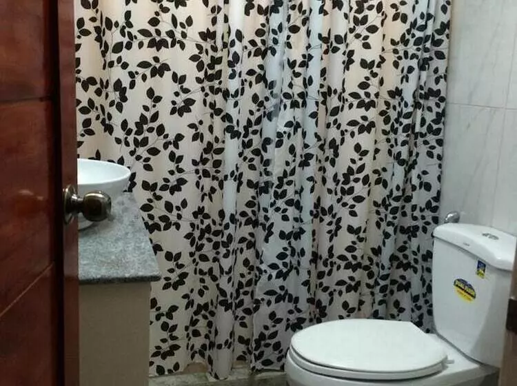 Aamiaismajoitus (B&B) Casa Roces