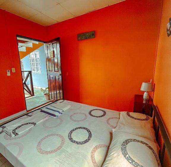 مبيت وإفطار Surfari Bocas