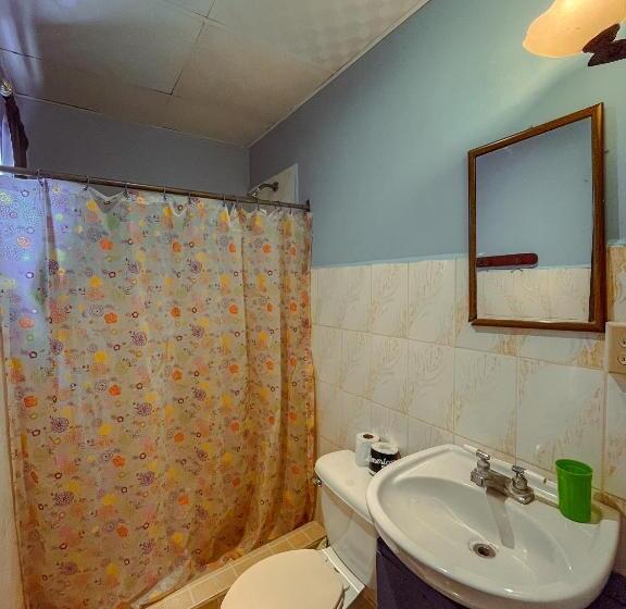 مبيت وإفطار Surfari Bocas