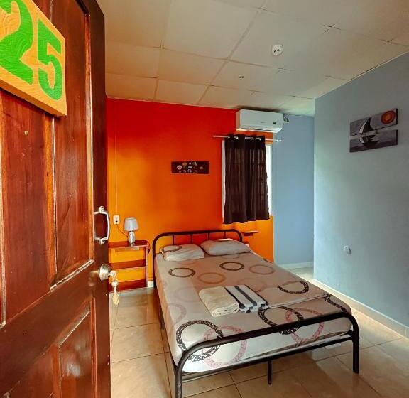 مبيت وإفطار Surfari Bocas