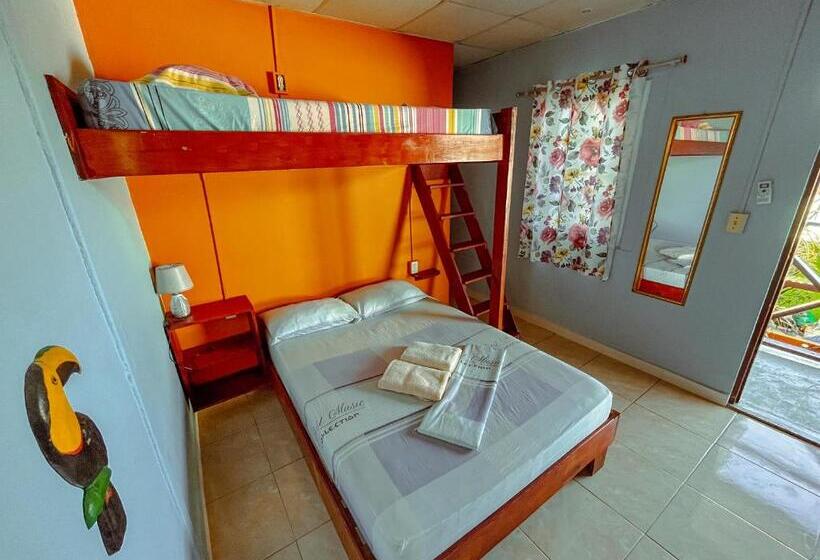 مبيت وإفطار Surfari Bocas