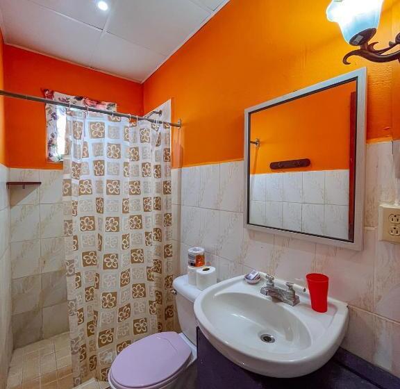 مبيت وإفطار Surfari Bocas