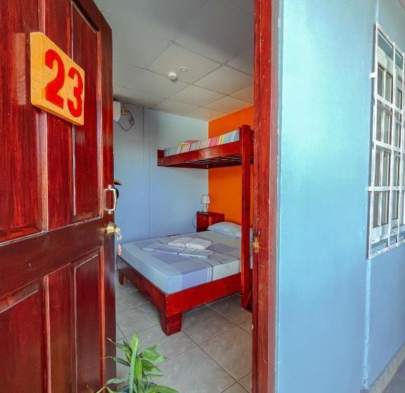 مبيت وإفطار Surfari Bocas