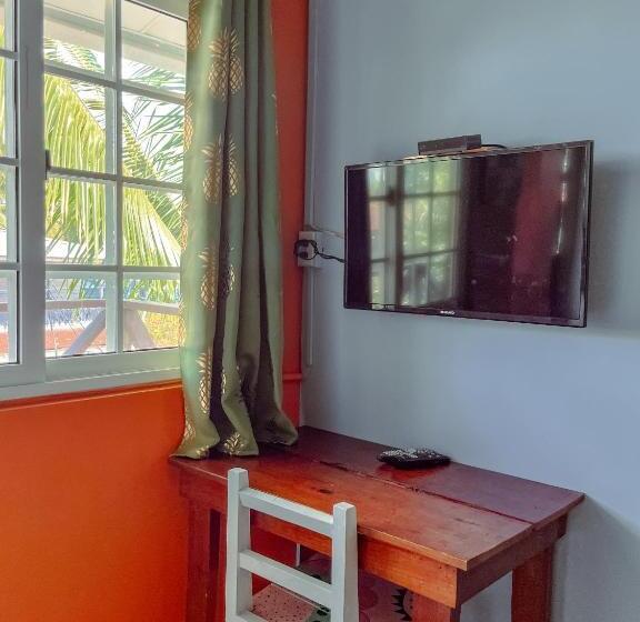 مبيت وإفطار Surfari Bocas