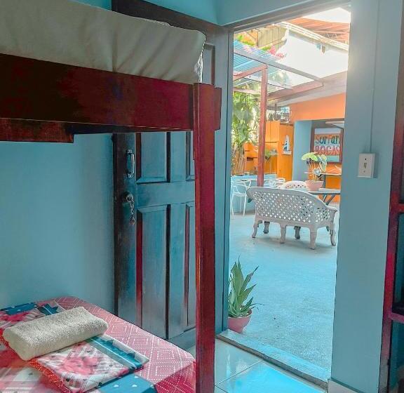 مبيت وإفطار Surfari Bocas