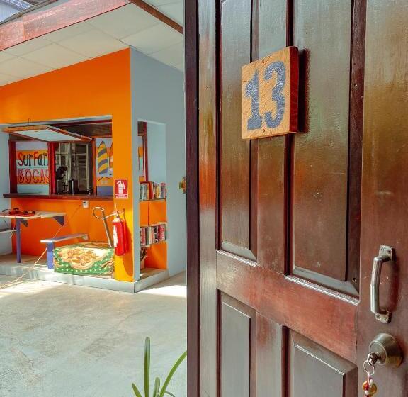 مبيت وإفطار Surfari Bocas