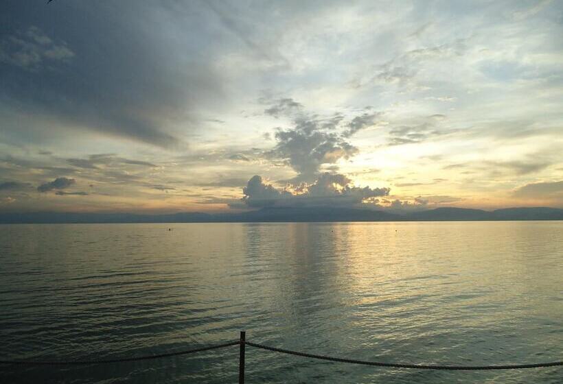 Bonita Oasis Beach Resort