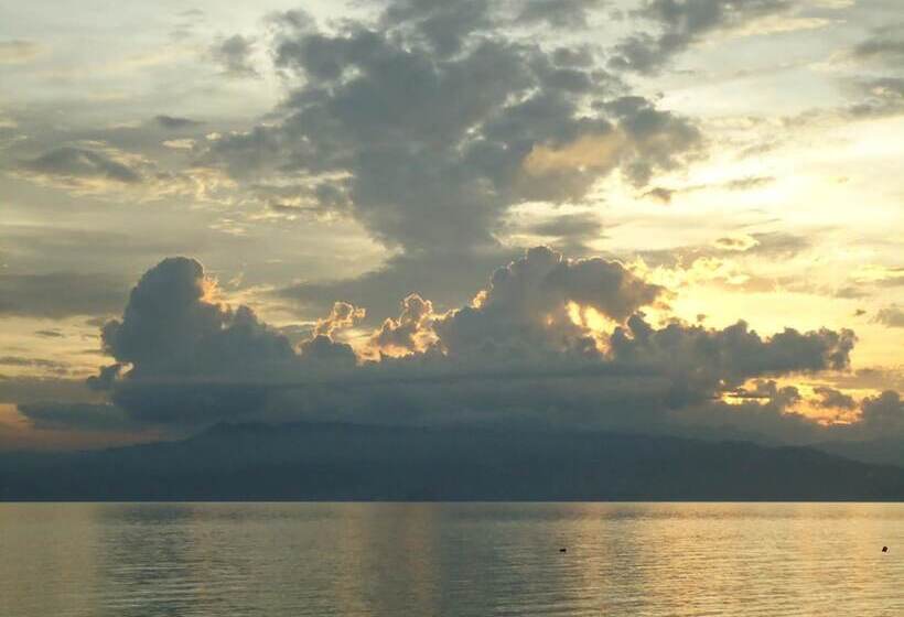 Bonita Oasis Beach Resort