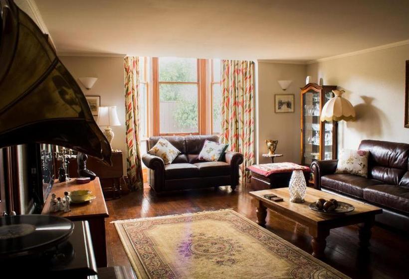 Holland House Bed & Breakfast