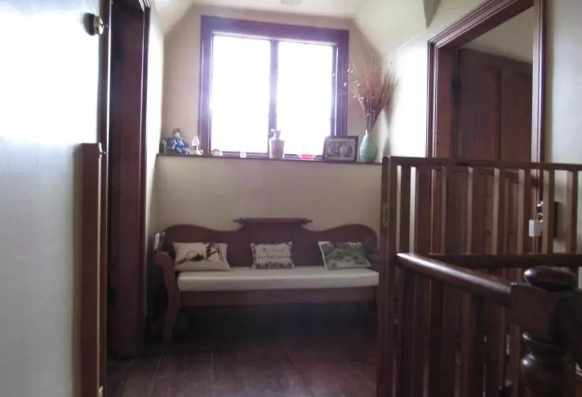 Holland House Bed & Breakfast