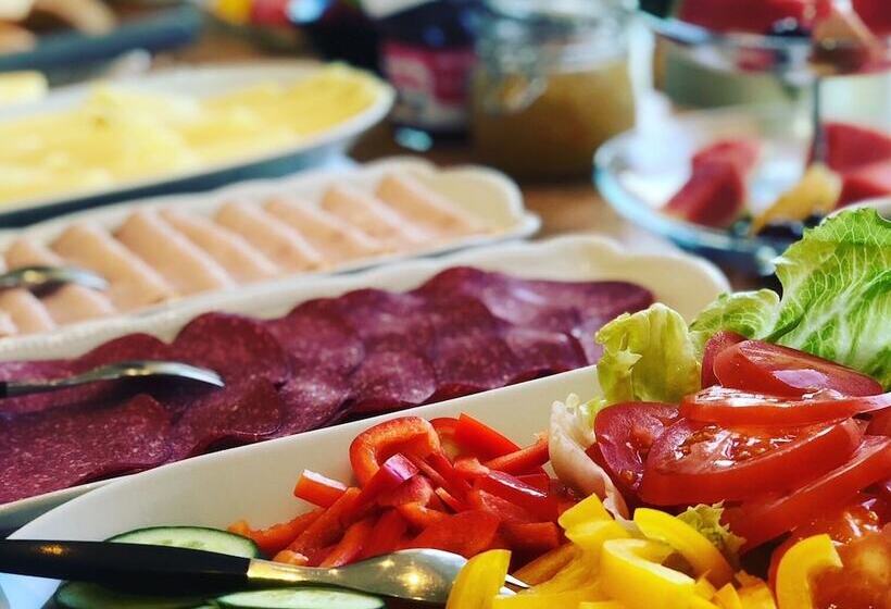 Alvaret Hotel & Hostel