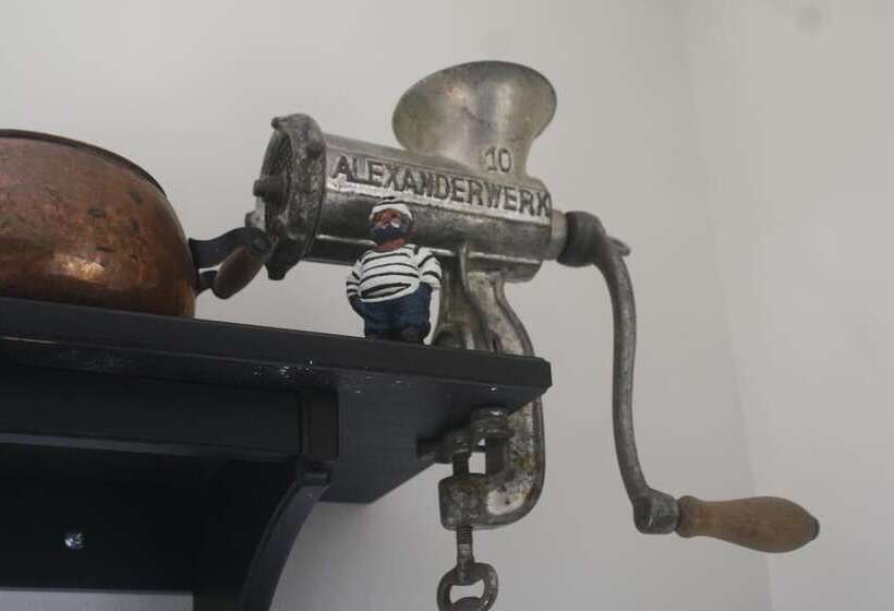 Alvaret Hotel & Hostel