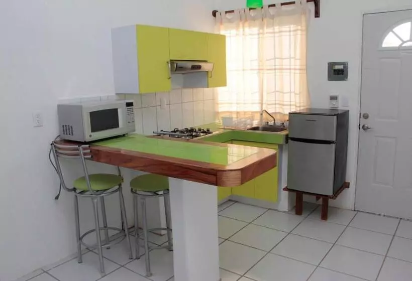 Hotelli Y Suites Del Paci­fico