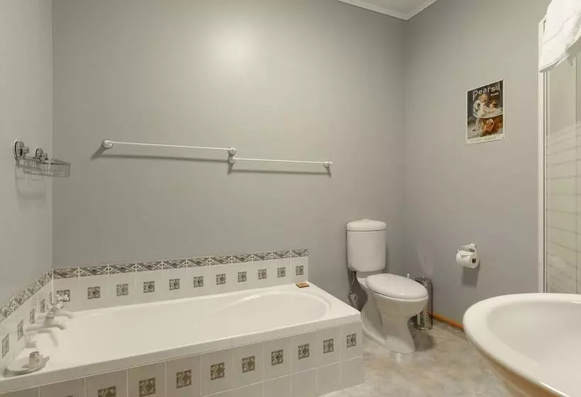 Olde Mill House B&b