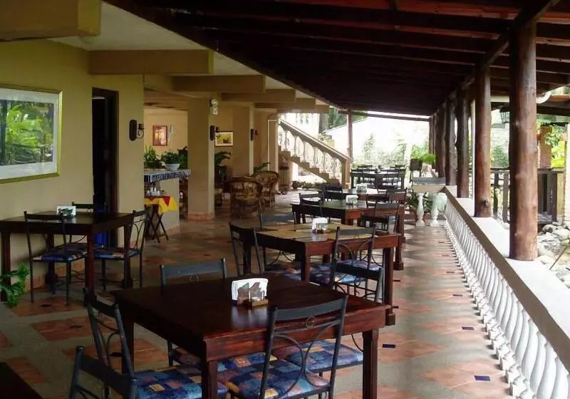 ホテル Restaurante Carara