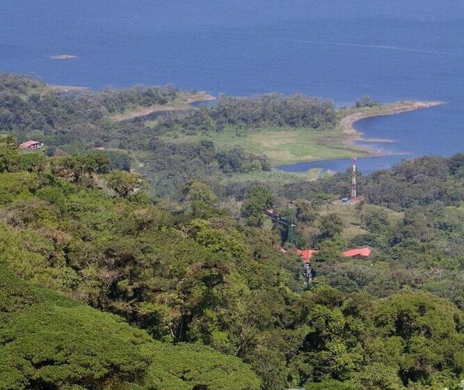 هتل Tangara Arenal