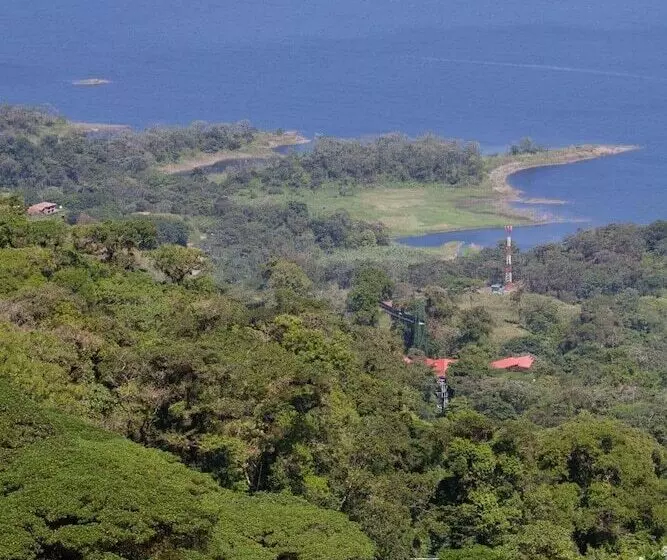 هتل Tangara Arenal