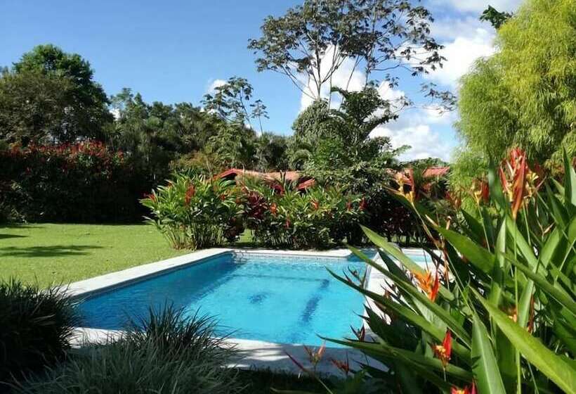 هتل Tangara Arenal