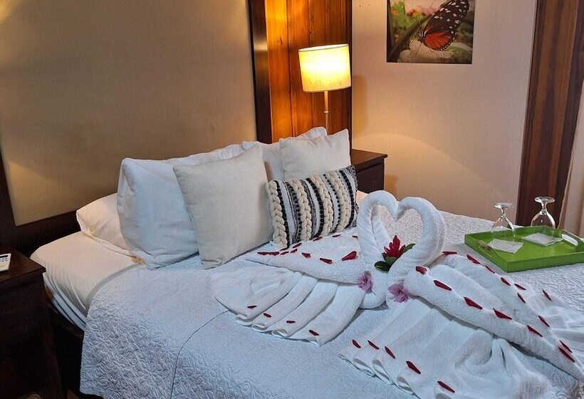 هتل Tangara Arenal