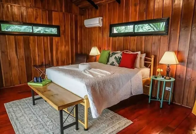 هتل Tangara Arenal