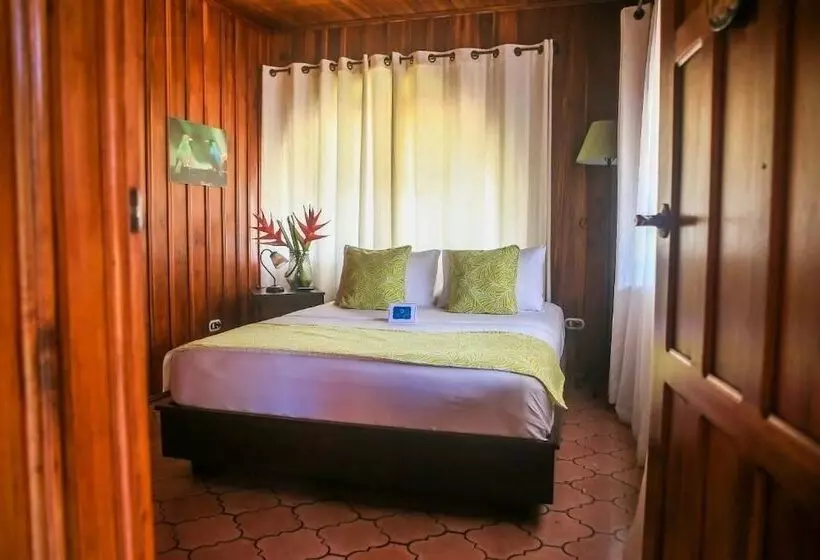 هتل Tangara Arenal