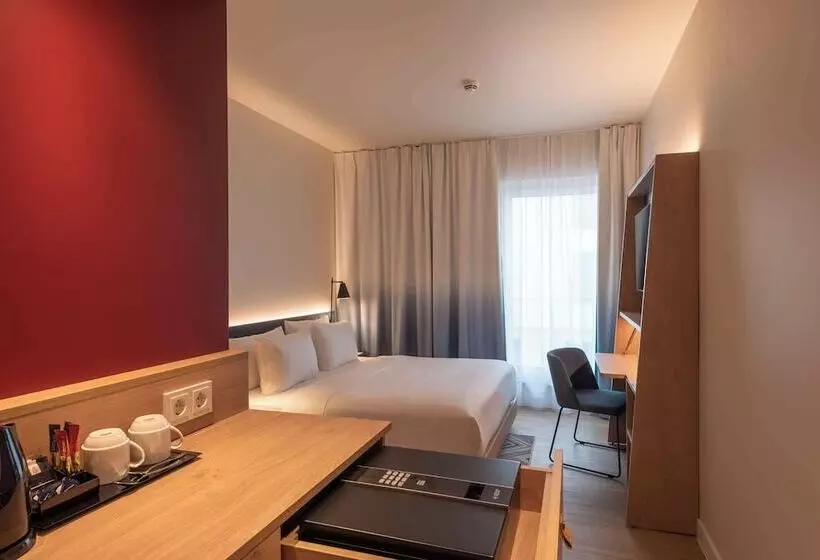 هتل Hampton By Hilton Vienna City West
