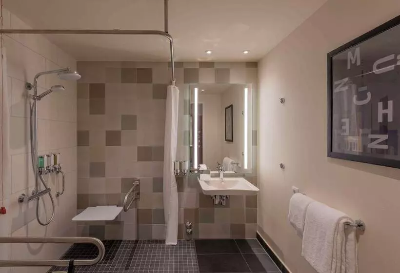 هتل Hampton By Hilton Vienna City West
