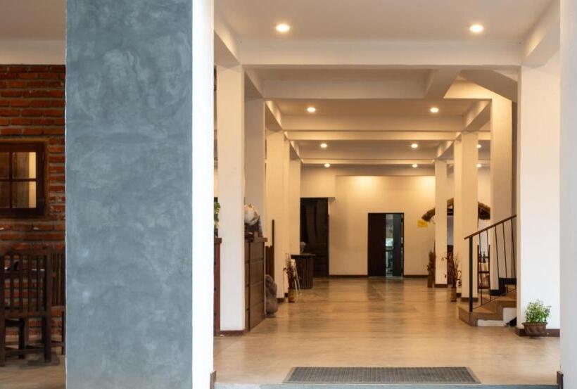 Hotel Lario Resort Sigiriya