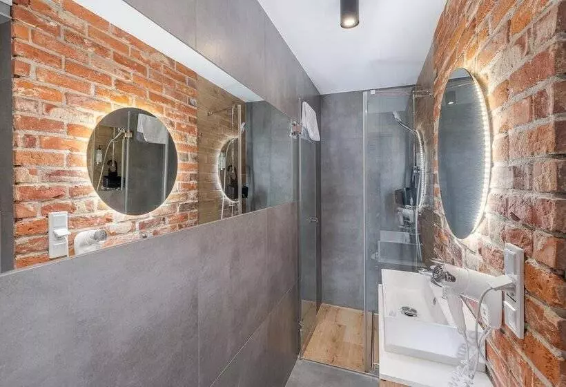 هتل Saint Florian S Suites   Old Town Luxury