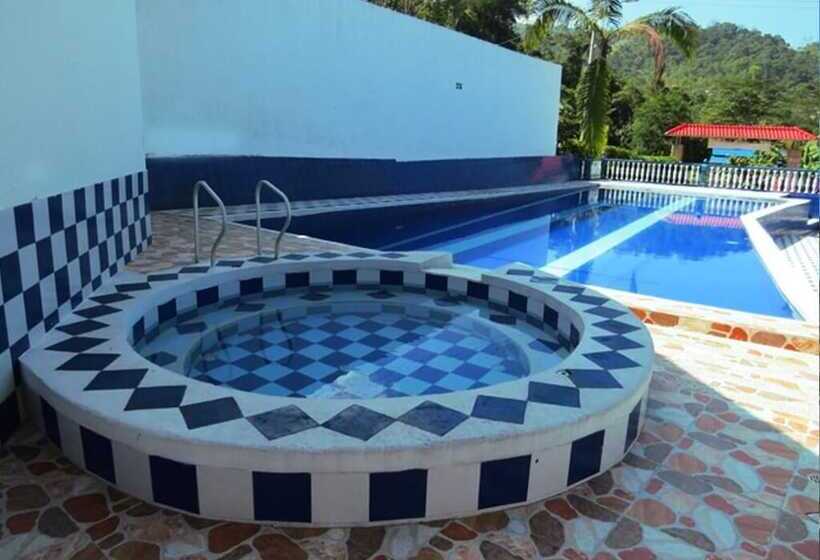 호텔 Villaloren Club Social Y Deportivo