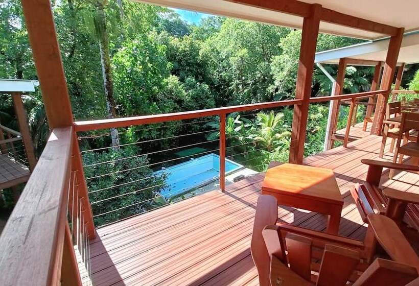 پانسیون Cashew Nut Grove Chalets